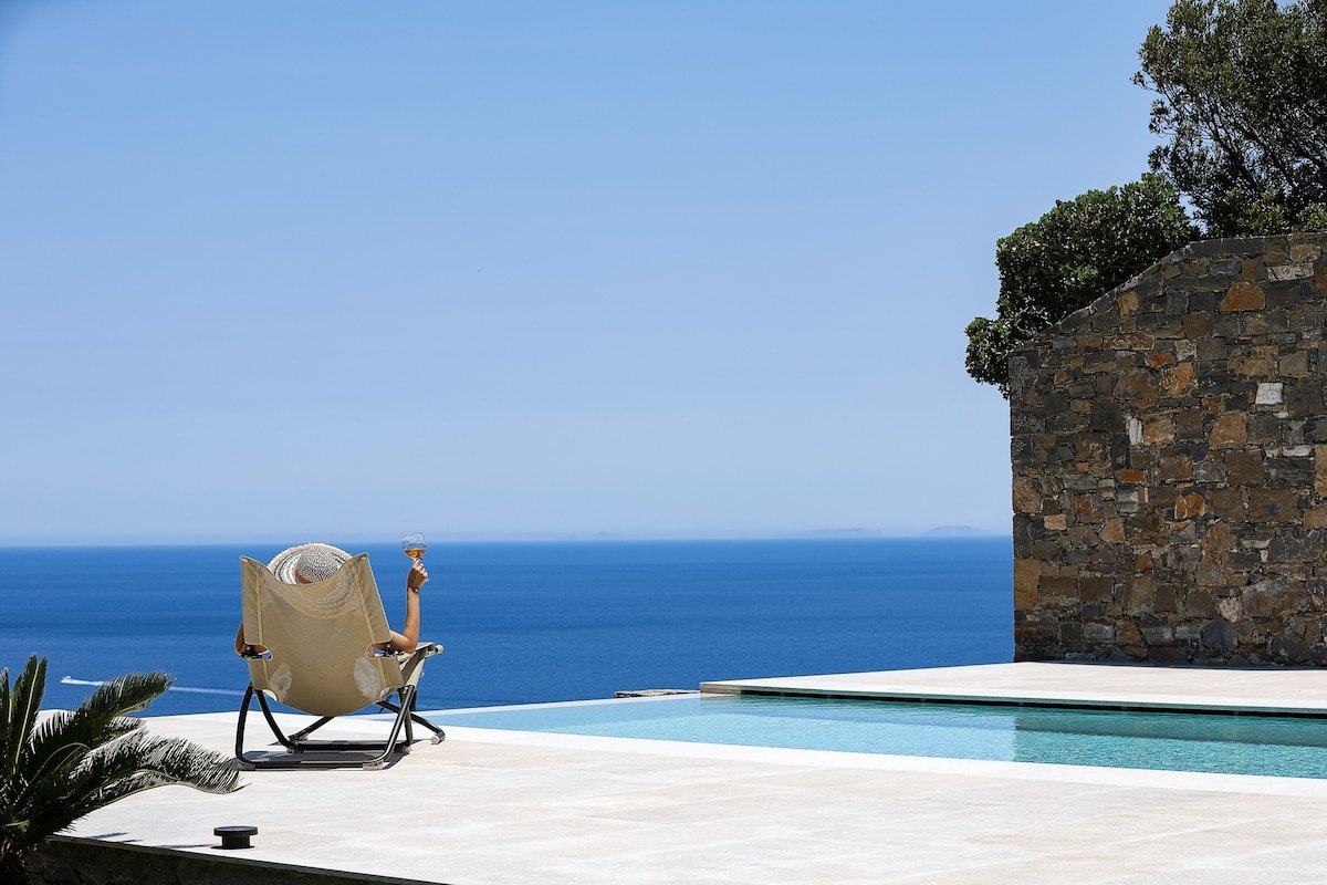 Sophisticated Design & Endless Views by etouri gallery image 4