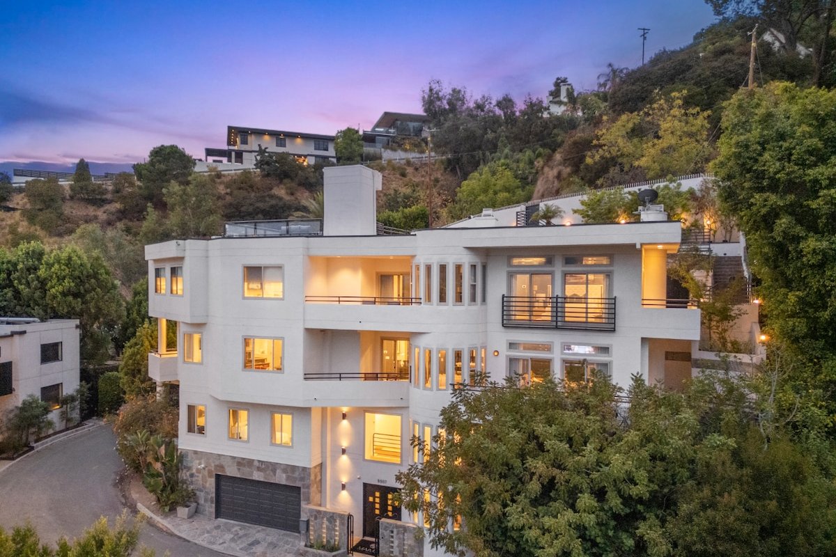 Mediterranean Elegance: LA Views & Luxury Awaits gallery image 3