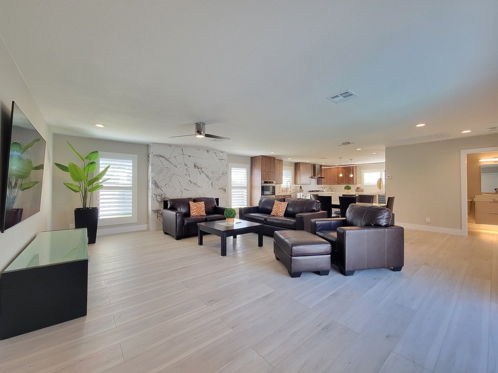 Modern Family Getaway gallery image 5