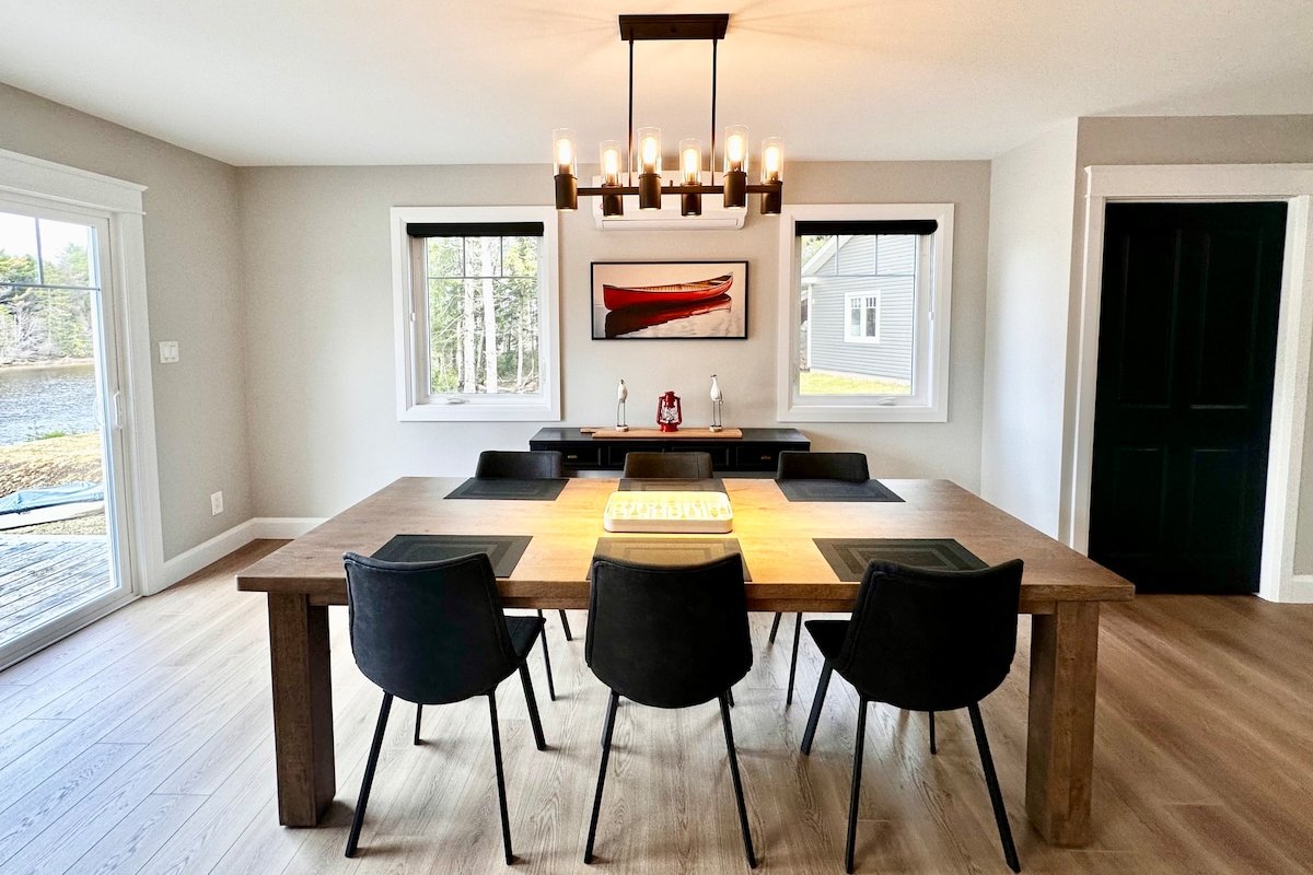 Waterfront Retreat with Open Concept gallery image 4