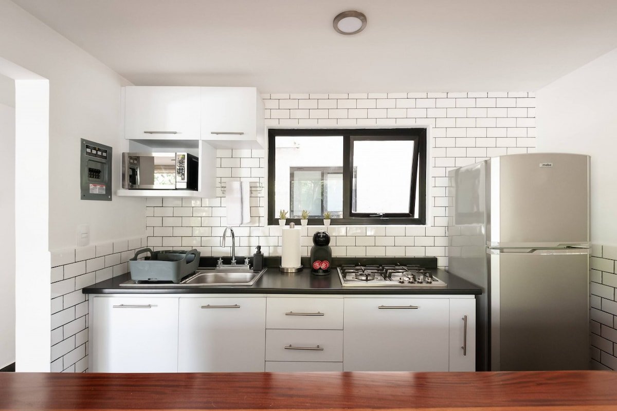 Condesa Comfort w/Shared Terrace & Close to Parks gallery image 4