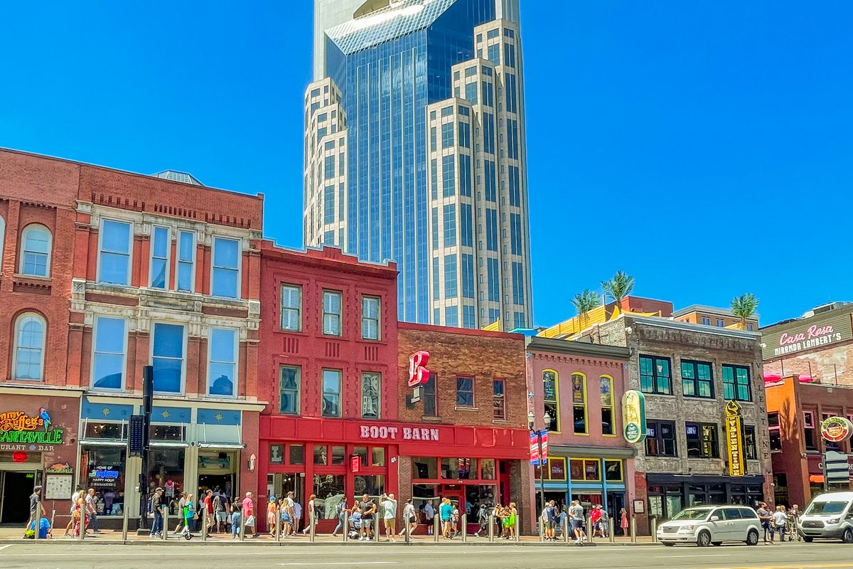 2 Lofts on Broadway Strip