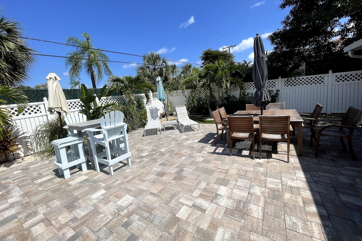 Stay 4+ nights, get 1 free, Nov/Dec.- heated pool gallery image 4