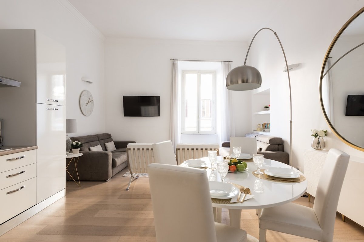 Tacito Imperial Apartment 2600sq ft gallery image 5