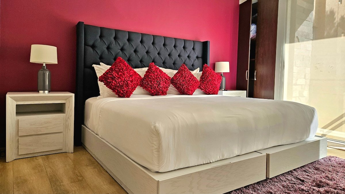 Chic with Loads of Sun & 3 Balconies Near Reforma gallery image 2