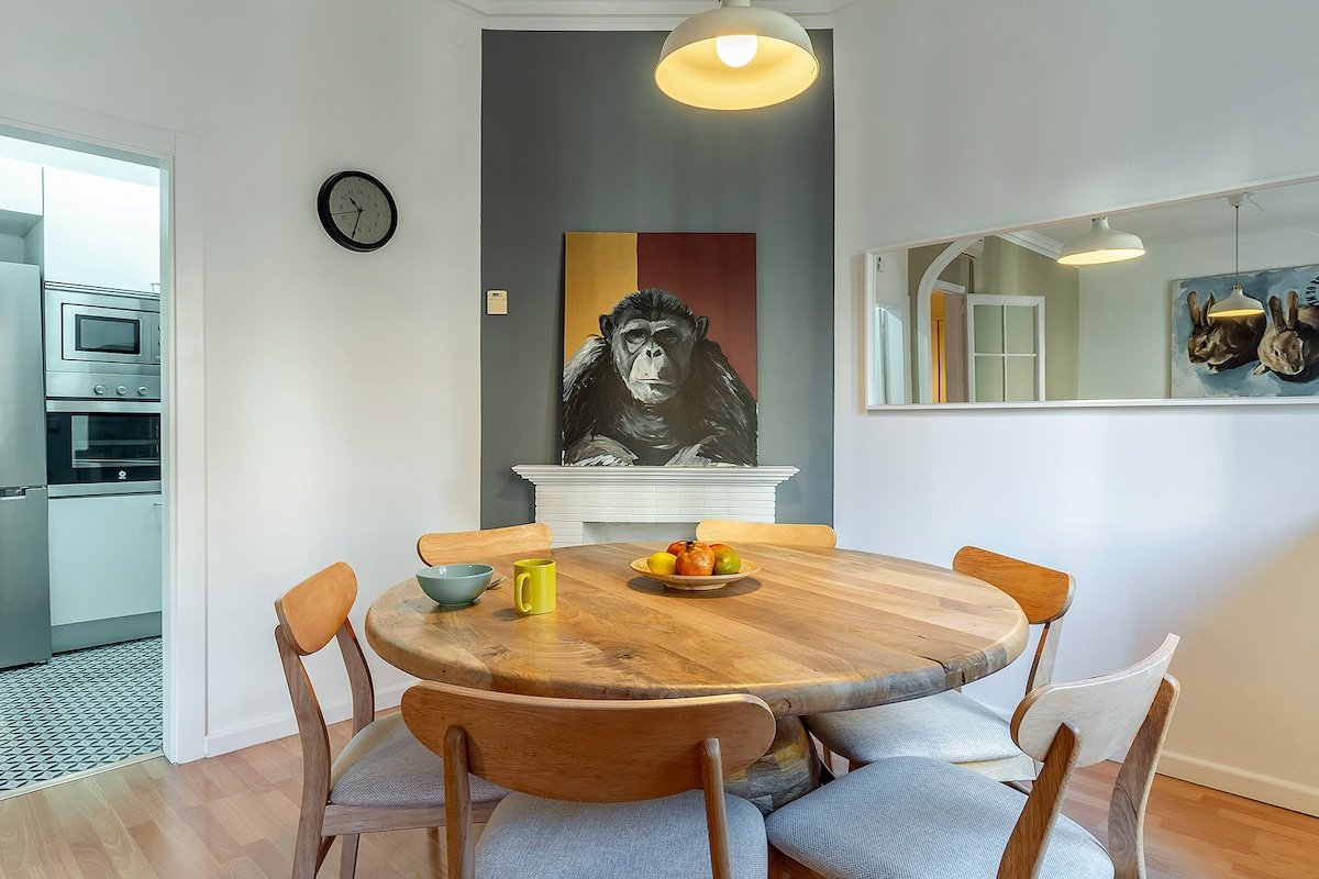 Beautiful apartment near Sagrada Familia gallery image 3