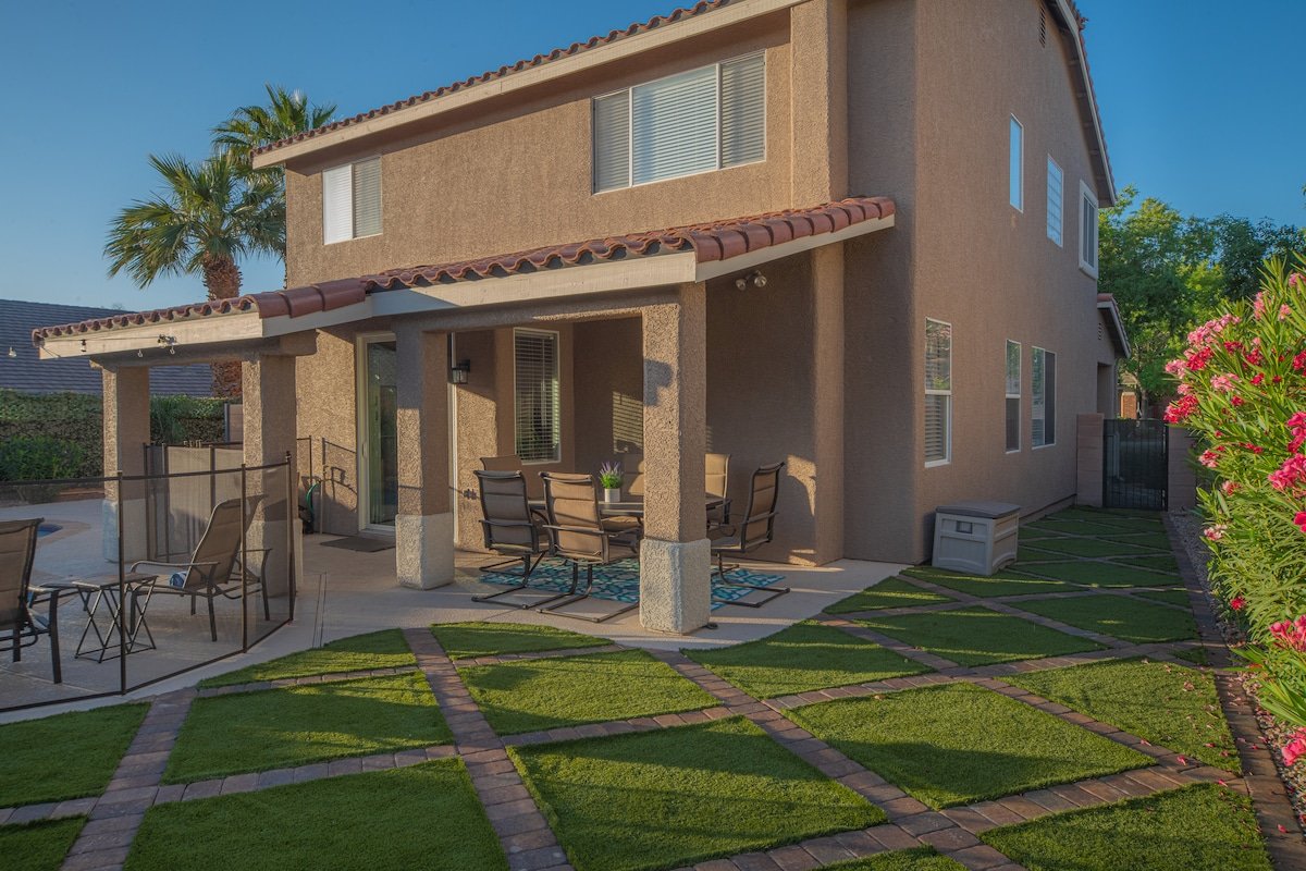 Good Vibes off the strip, Secret Room&Loft gallery image 4