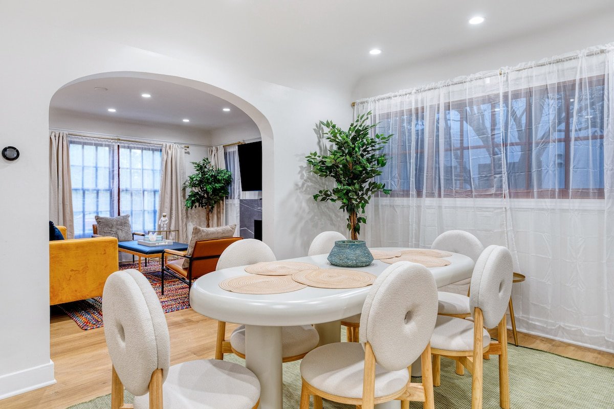 Charming Spanish Retreat|Prime Location|EV Charger gallery image 4