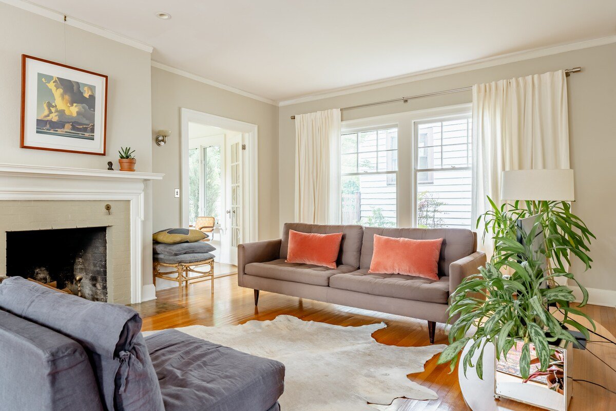 Laurelhurst Park Retreat, light-filled and fun. gallery image 5