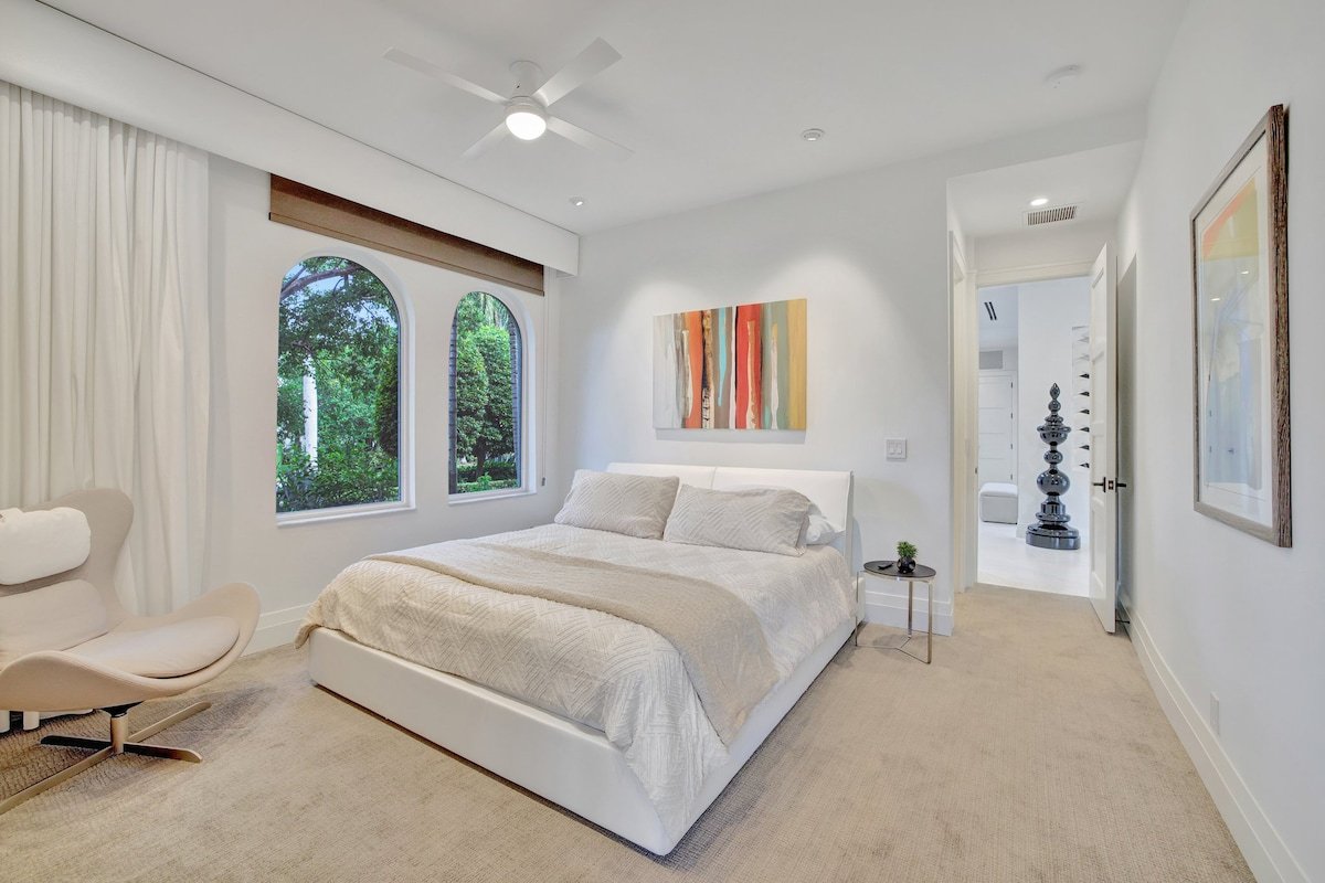 Elegant Waterfront Estate-6BR/6.5BA – off Las Olas gallery image 2