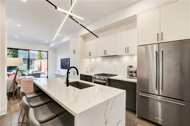 Downtown Luxury Home w/ Free Parking!