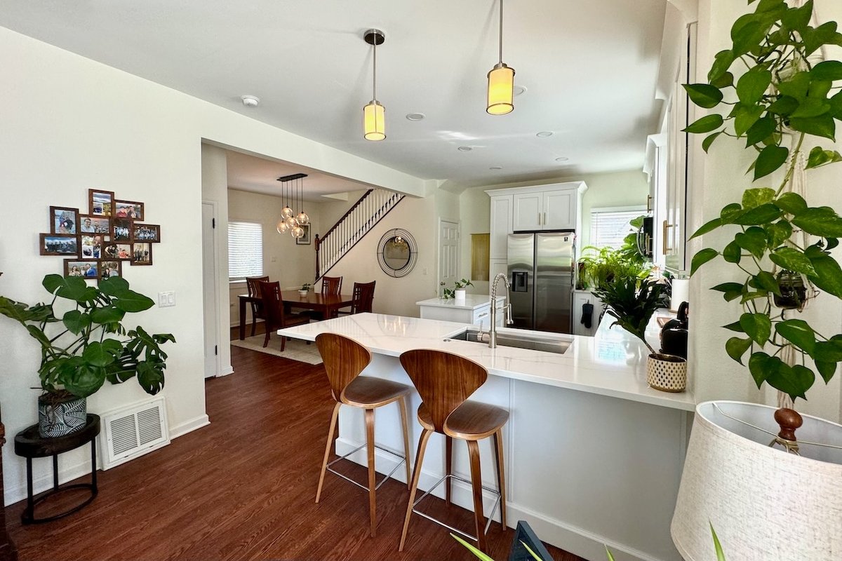 Spacious 5 bed / 4 bath in Gorgeous Park Hill gallery image 4