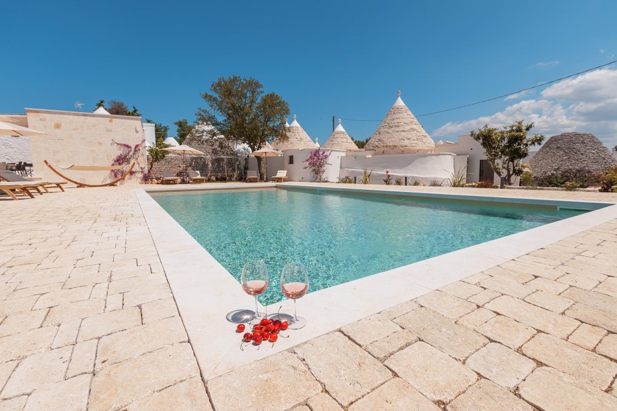 Luxury Trulli Zaccano with Private Pool gallery image 2