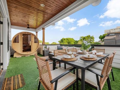 The Waylon • Rooftop Sauna + Bonus Room