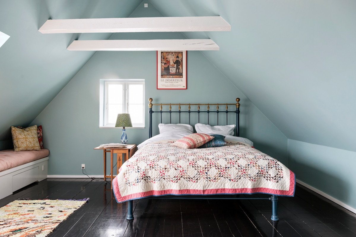 Luxury Designer Penthouse Overlooking the C@nal! gallery image 5