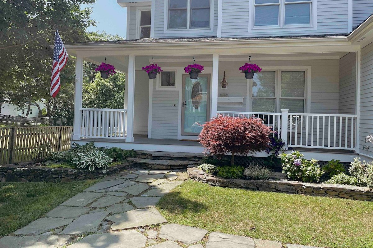 Island Escape with Salt Water Pool gallery image 4