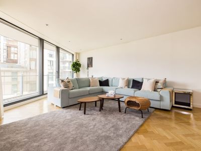 Spacious, Spotless 3-Bed Apt by Paddington Station