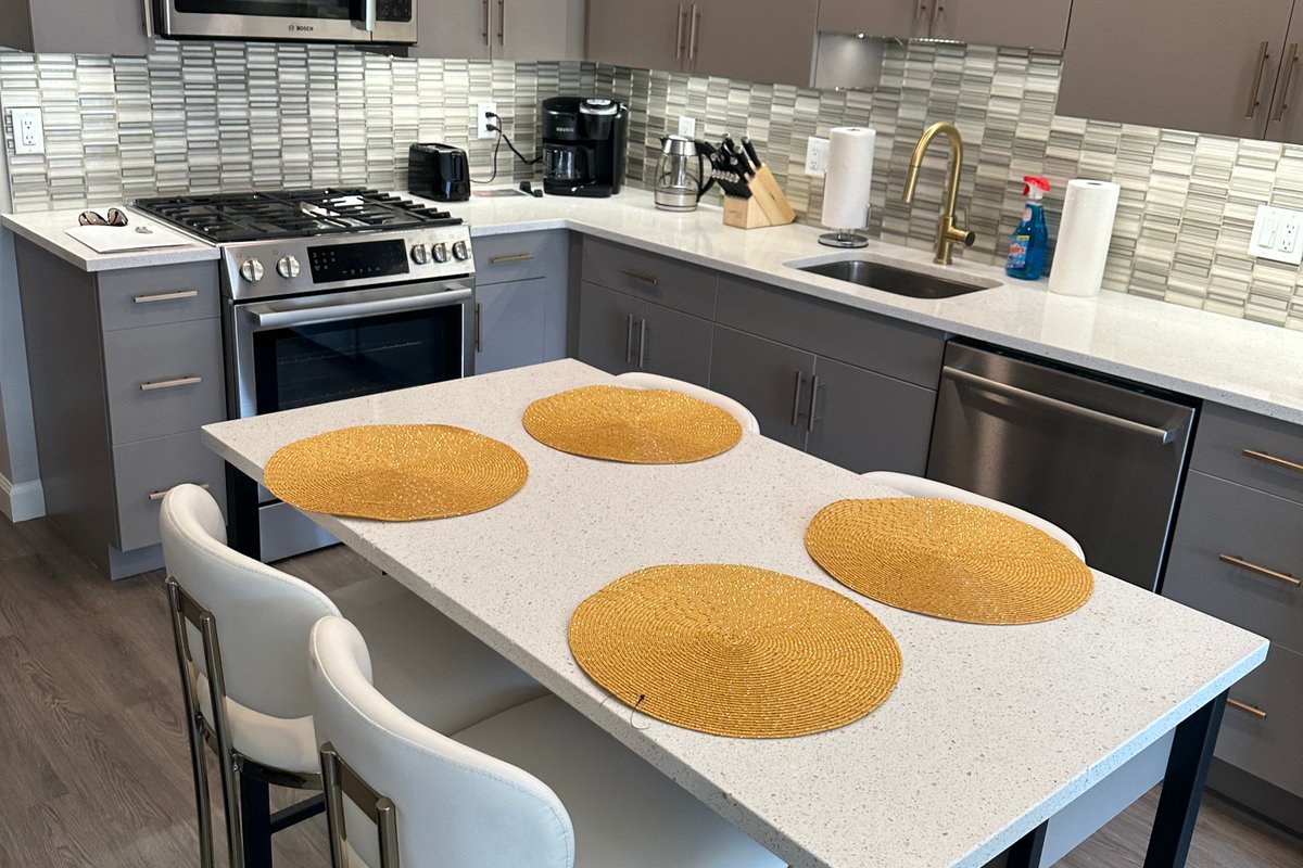 Kendall/Central Square Condo near MIT + Parking