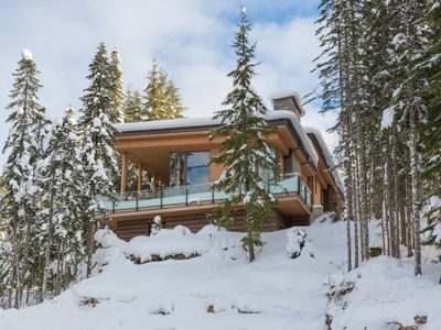 Alpine retreat w/ ski access & firepit