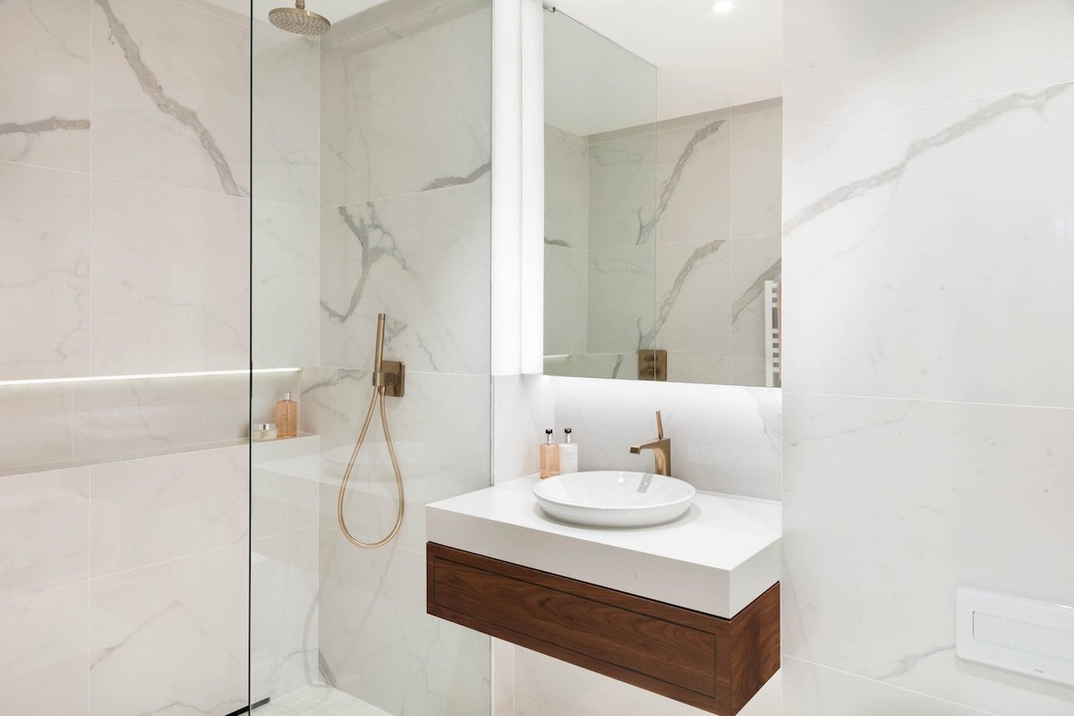 Parliament Square Apartments – Luxury 2 Bedroom gallery image 5