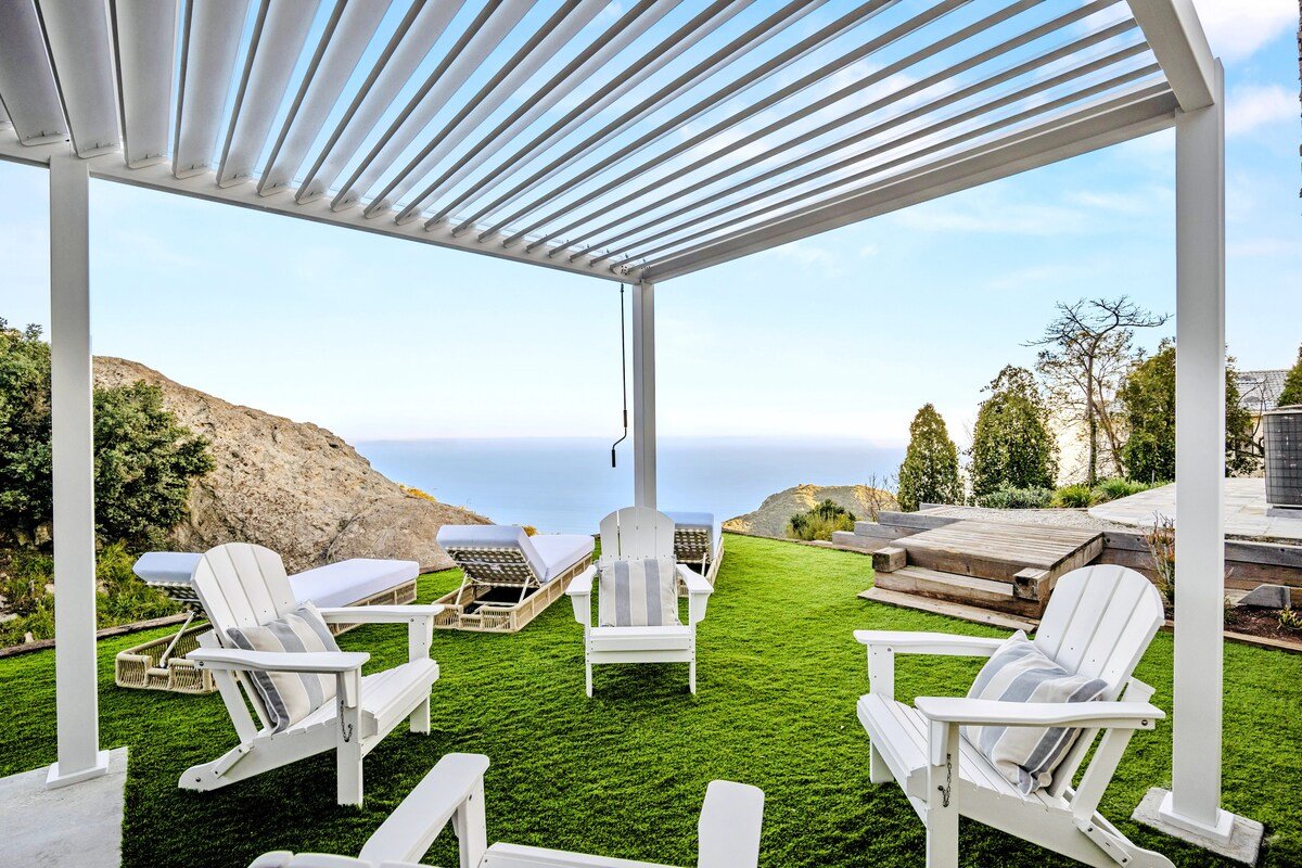 Mount Malibu Mansion – Hot Tub, 2 Acres, 16 ppl gallery image 5