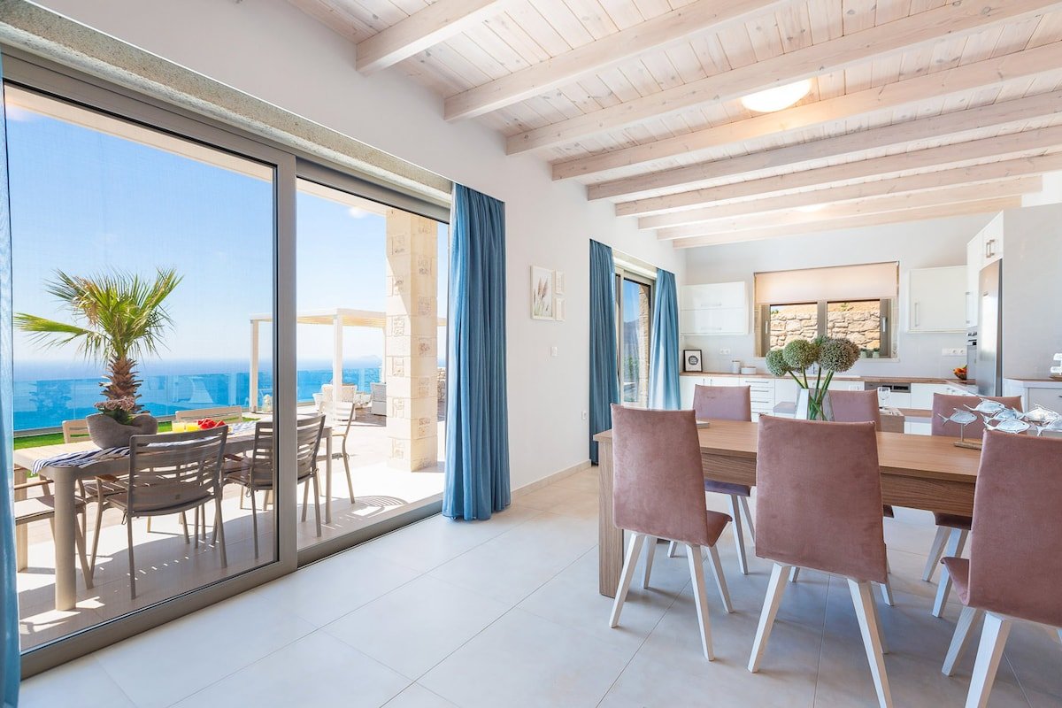 Levanda Villa, 3 BD, 3 BA, private pool, sea views gallery image 5