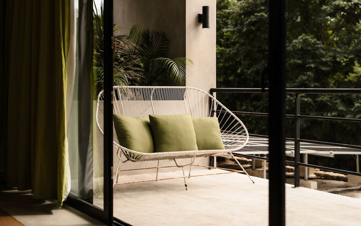 As Seen on Netflix: Tennis, 75ft Pool, Gym, Staff gallery image 4