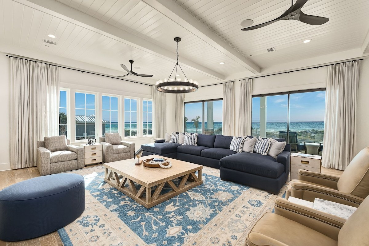 Emerald Le Luxe|Easy Beach Access|Gulf Views|Pool gallery image 3