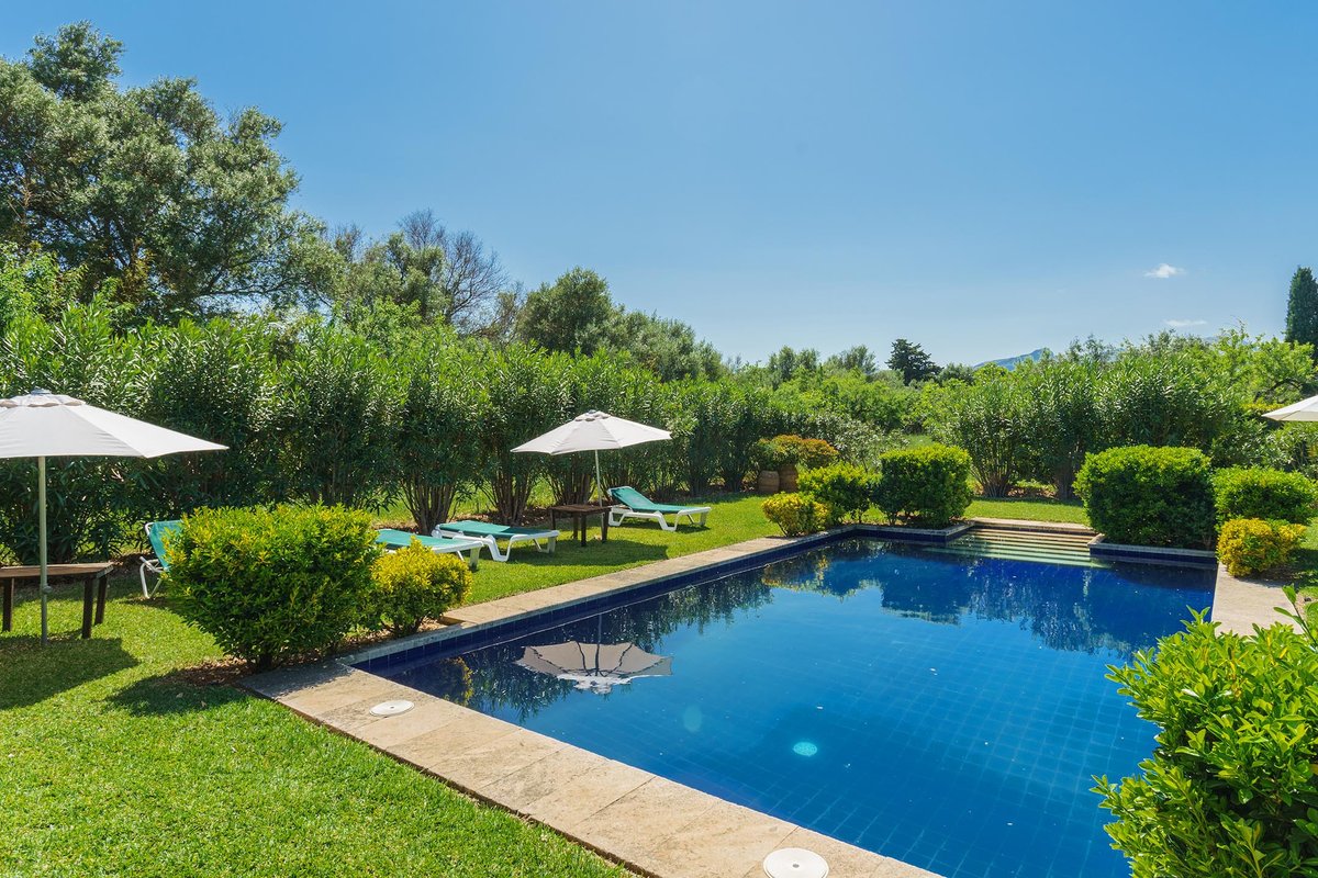 La Maritja Pollensa with beautiful garden and pool
