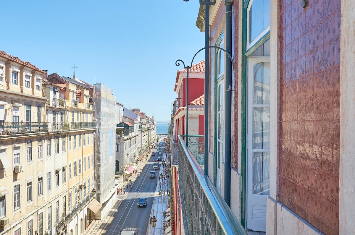 Deluxe with balcony by MS Apartments gallery image 5