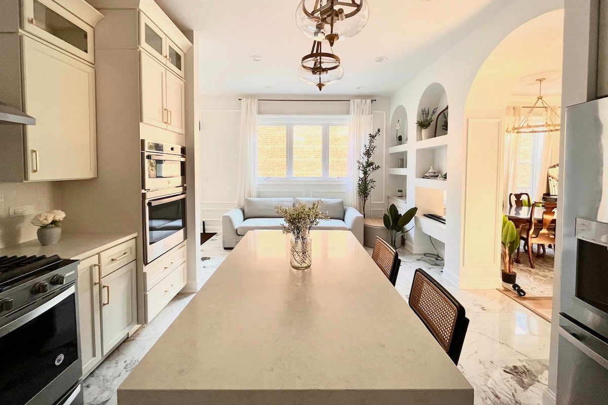 Lux LoganHouse w/garage, Sleeps 12, & rooftop deck gallery image 5