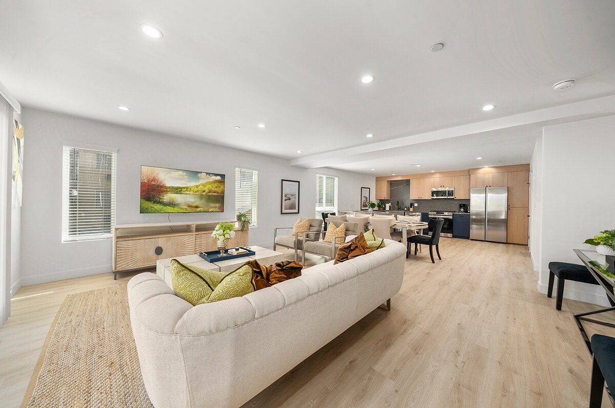 Spacious 5 Bedrooms house in Hollywood/Sleeps 16 gallery image 2