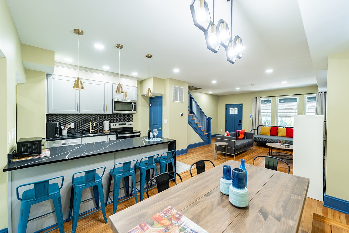 Lovely Large Modern 5BR 3.5BA DC Townhouse