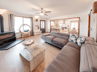 Wonderfully Lost Coastal Retreat | Family Friendly