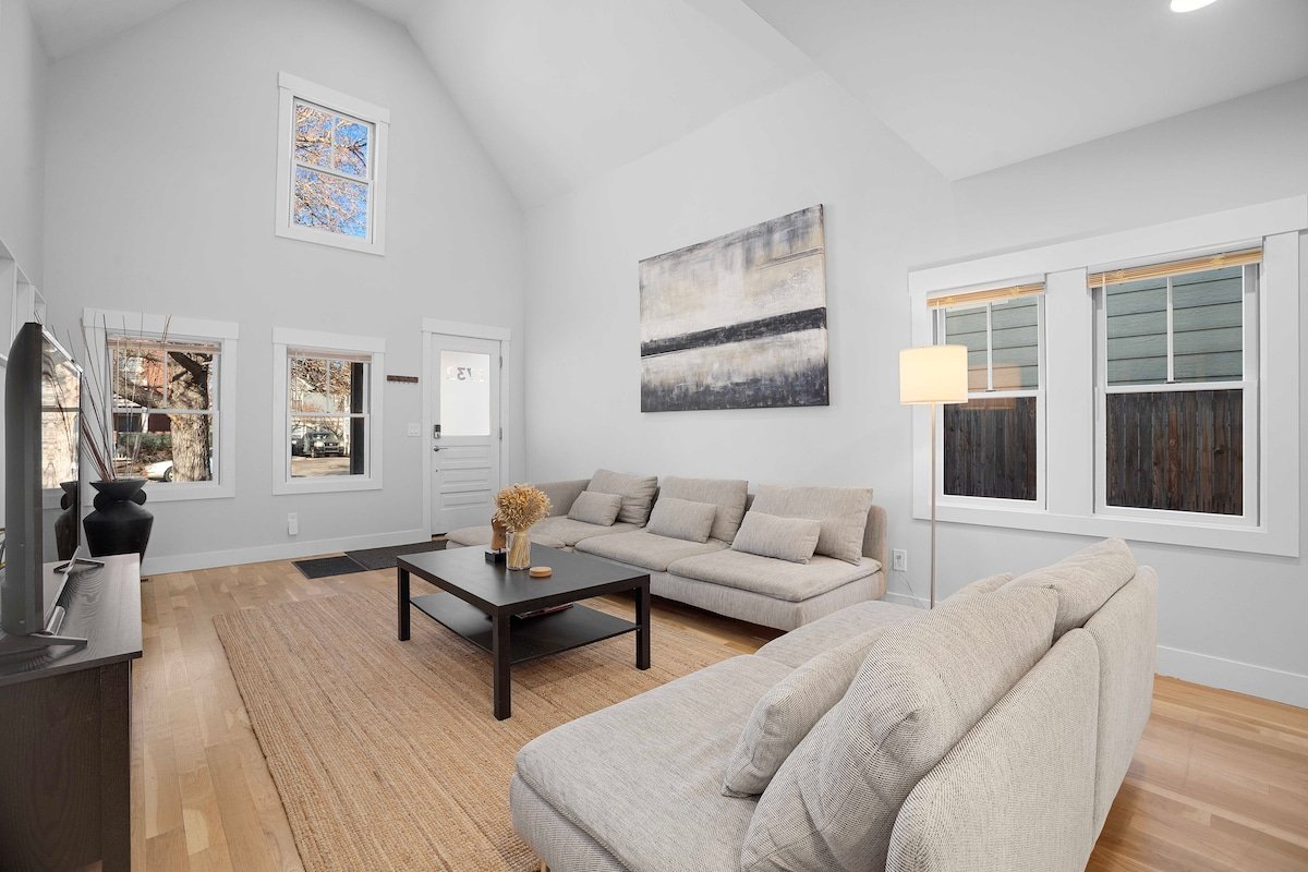 Modern 3BR House in RiNo Art District gallery image 4