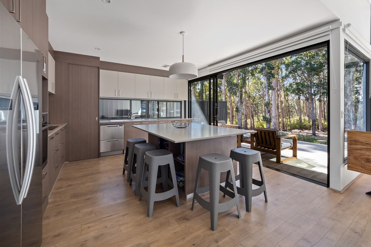 Karriscape – endless forest view gallery image 3