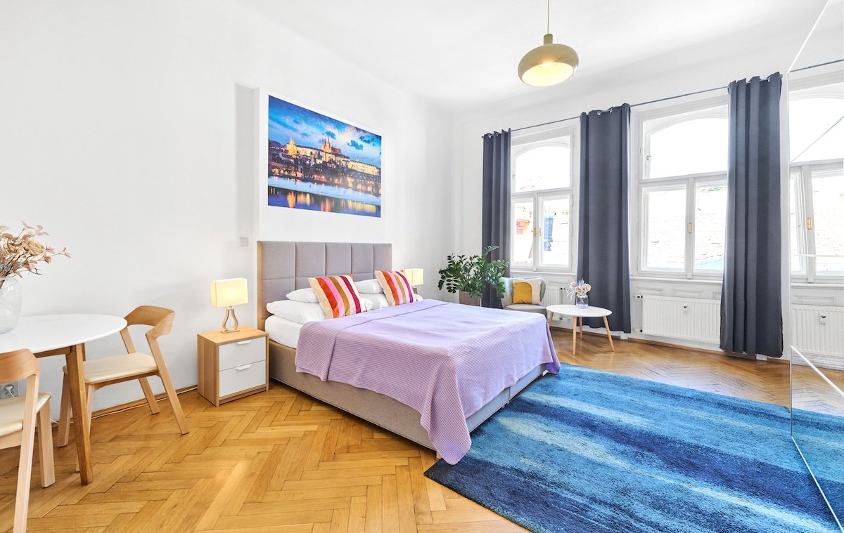 Modern 3-bedroom Lesser Town Apartment Nr.8A gallery image 2