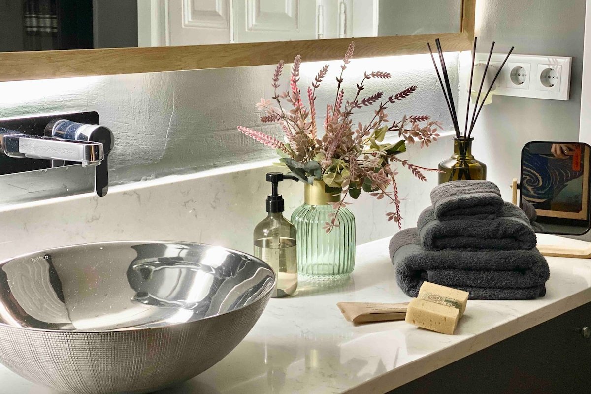 Barcelona Modernist Historic House gallery image 4