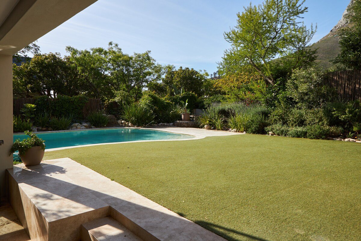 Camps Bay villa w/pool + solar+15 min walk 2 beach gallery image 3