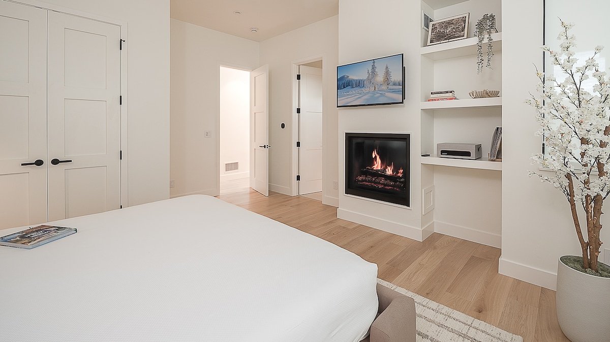 Scenic Sanctuary Above it All | Raptor Ridge gallery image 3