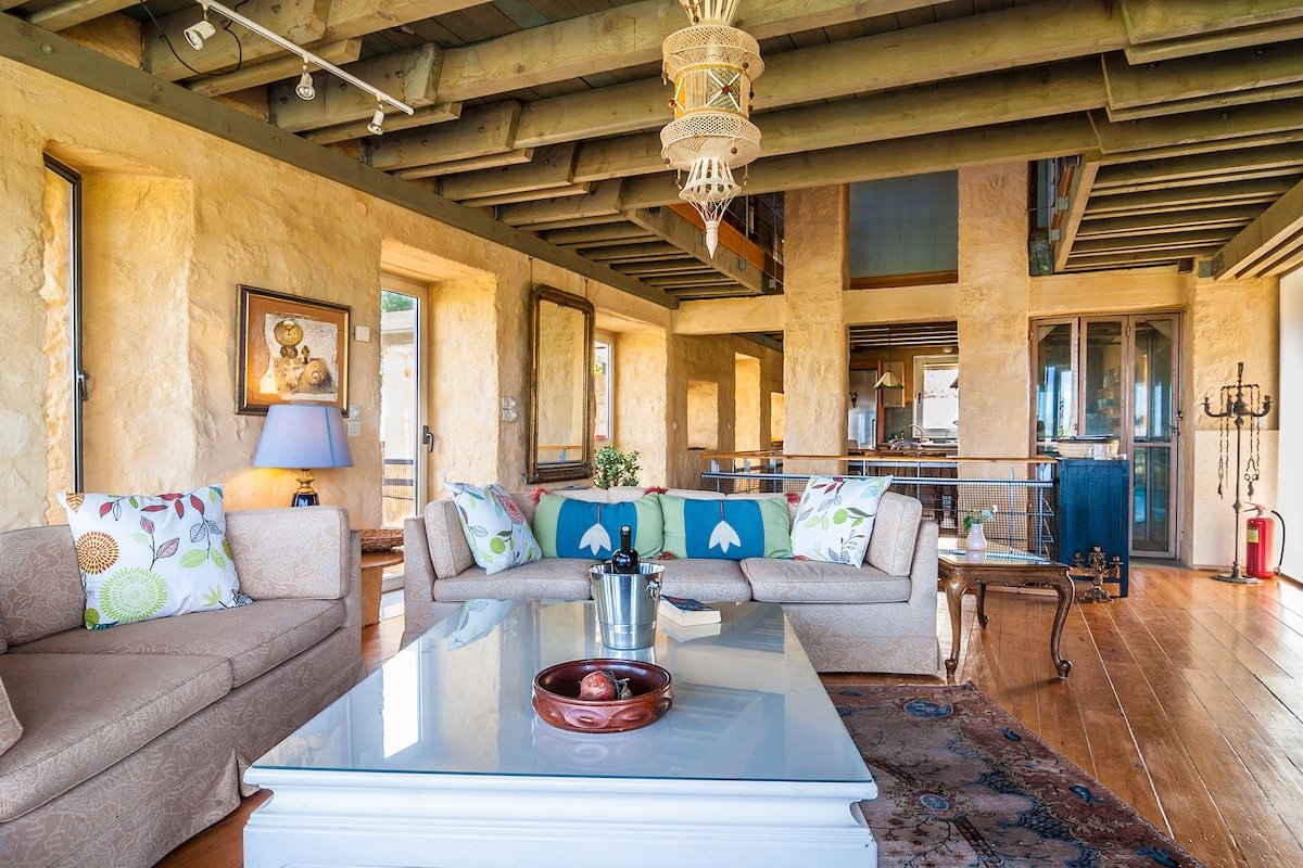 Luxury self catering villa close to the beach gallery image 4