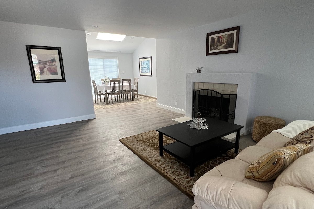 Luxury 3BD/2BA House | Max 4 Adults gallery image 4