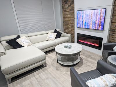 Modern Home – 20min to Downtown w/ Outdoor Patio