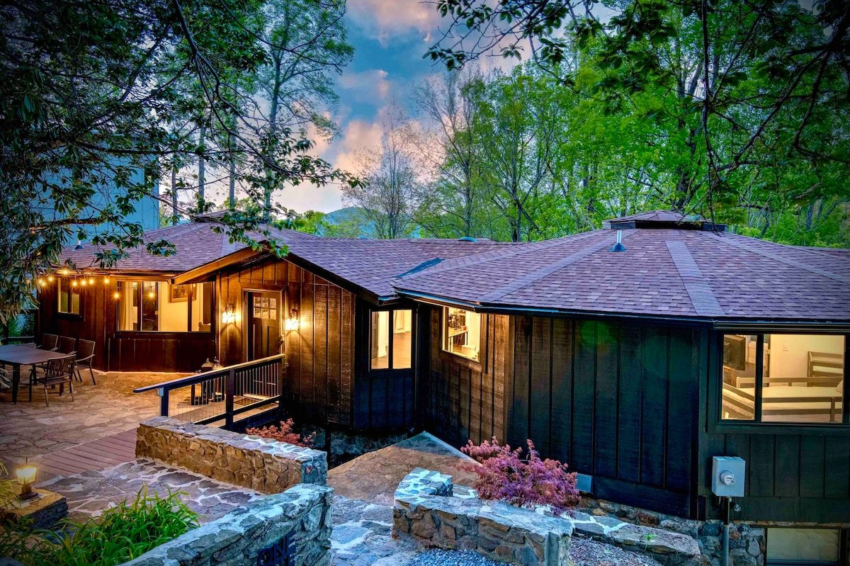 Sophisticated, modern, & unique. 5 miles downtown gallery image 2