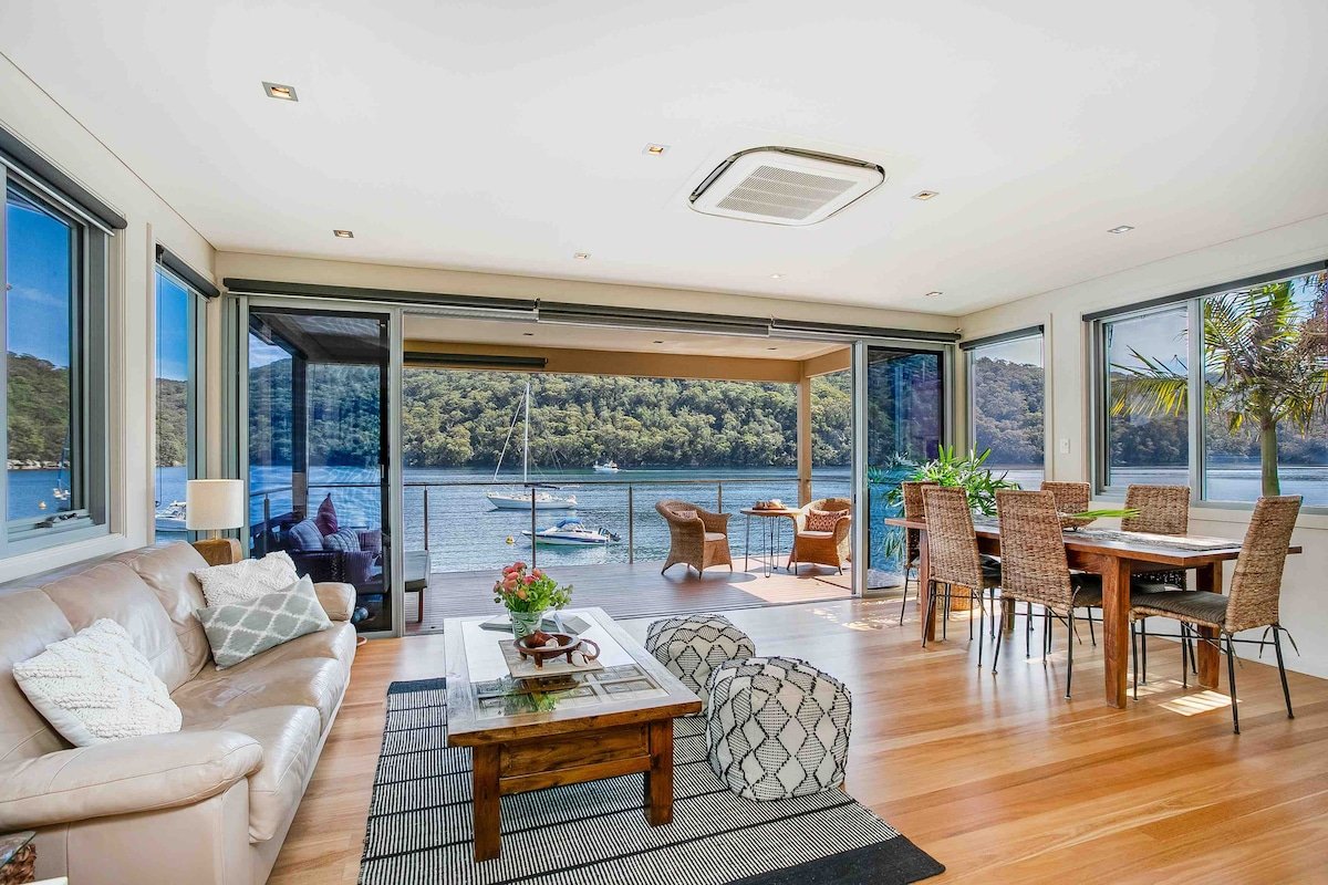 Cottage Point Adults Waterfront Retreat gallery image 5