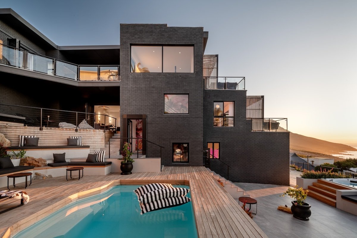 Camps Bay Villa | Ocean Views | Pool, Jacuzzi, Gym gallery image 5