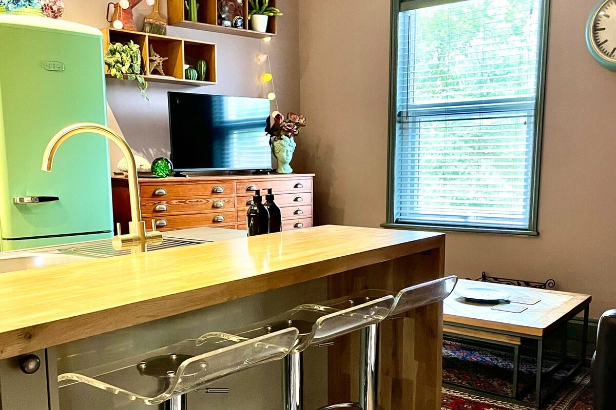 The St George: A Beautiful and Spacious Apartment gallery image 4