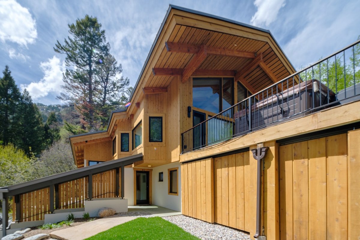 RMR: Summit Chalet Home in Teton Village