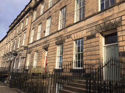 Stunning central New Town flat – 3 bedrooms