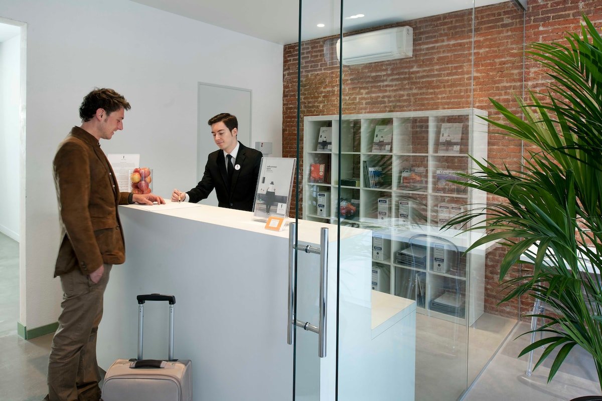 Stylish Central Apartment by Eric Vökel gallery image 5